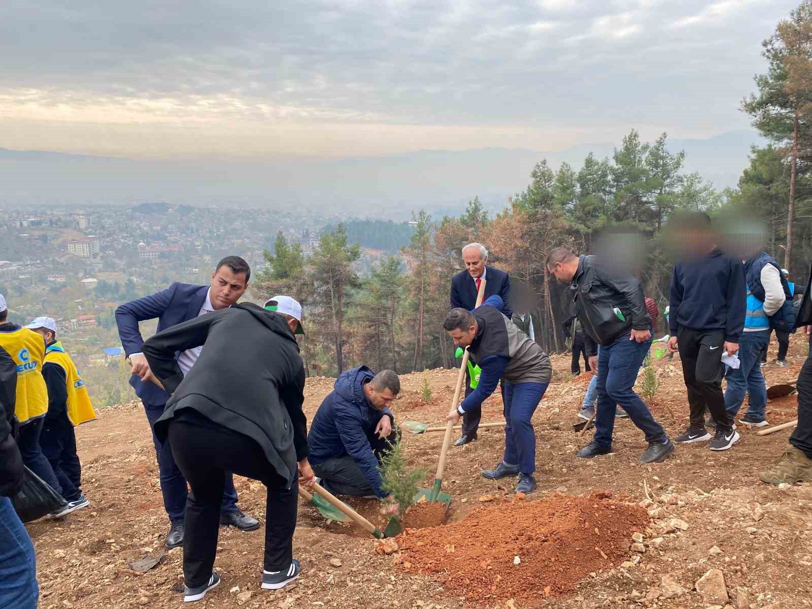 Kahramanmaraş’ta denetimli hükümlüler fidan dikti
