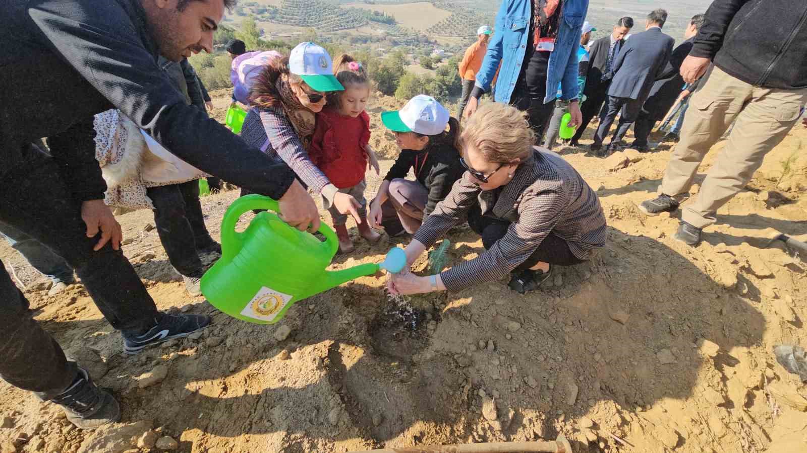 Nazilli’de fidanlar toprakla buluştu
