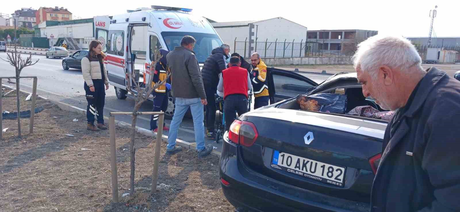 Bandırma’da trafik kazası: 3 yaralı
