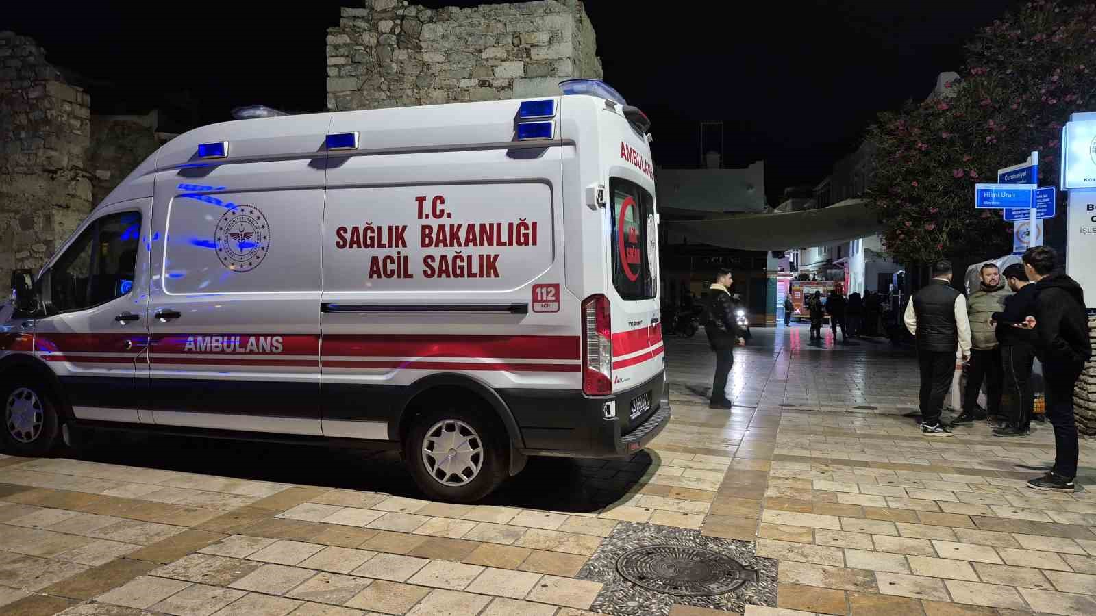 Bodrum’da cinnet getiren şahıs kardeşinin bulunduğu marketi ateşe verdi: 1 ölü, 5 yaralı
