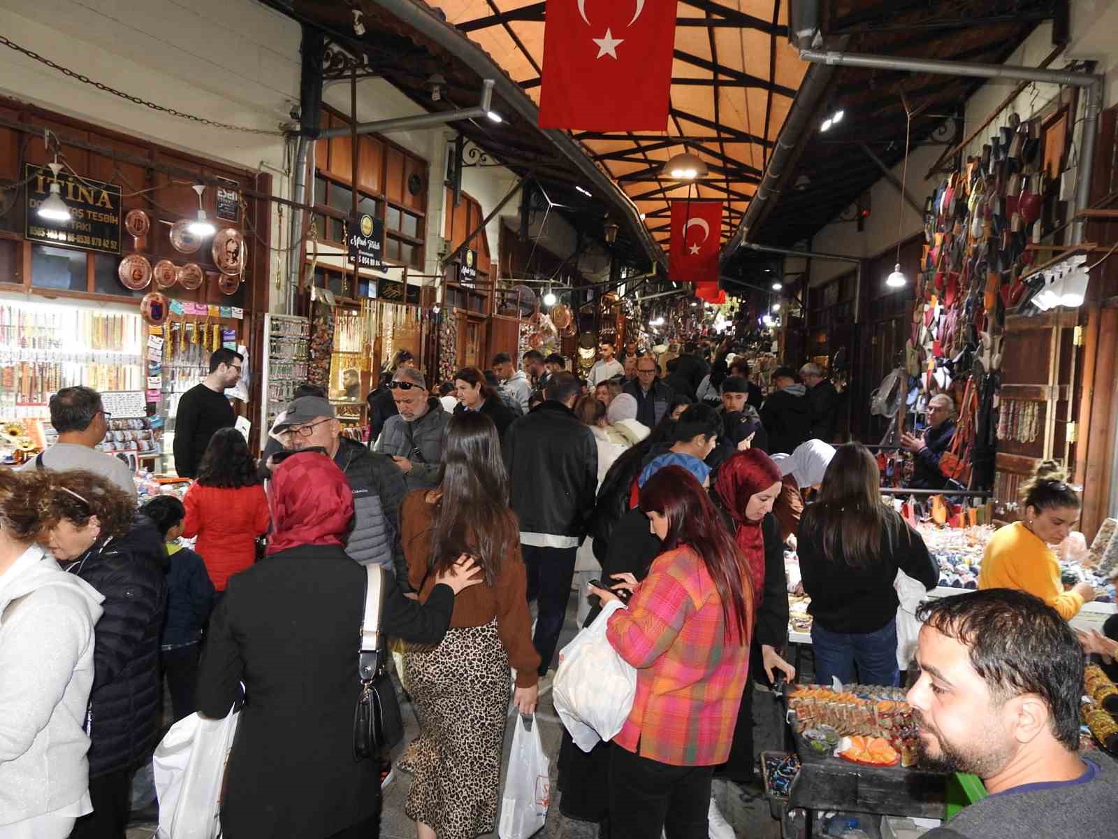 Gaziantep’in tarihi mekanları ara tatilde turist akınına uğradı
