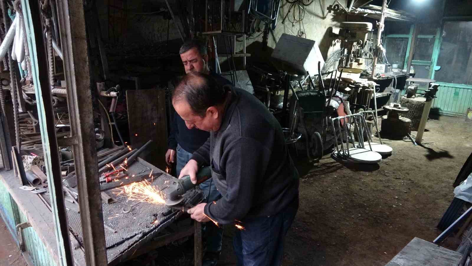 Bir nesilden diğerine aktarılamayan ’demircilik mesleği’ yok oluyor
