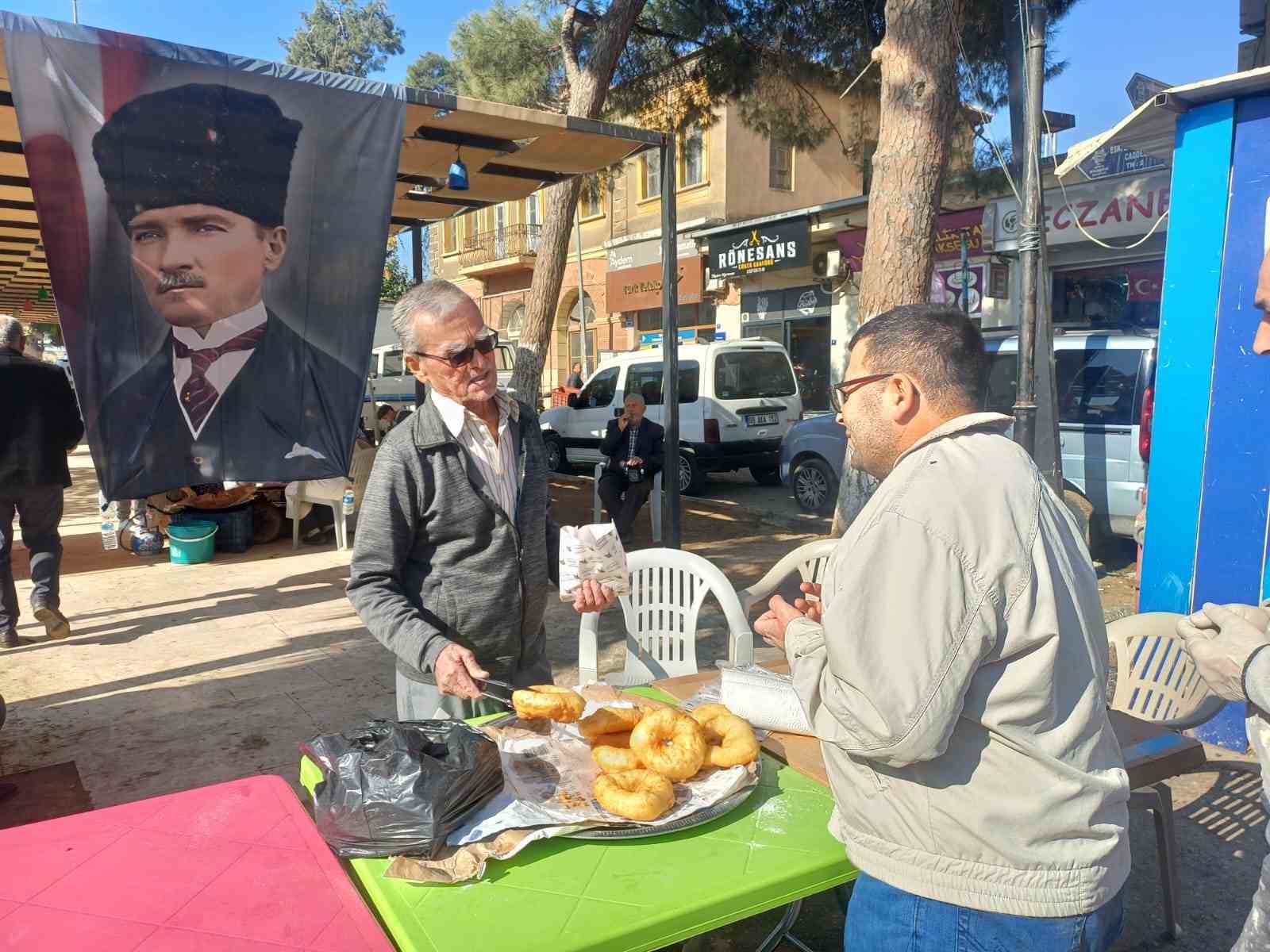 CHP’li Meclis üyeleri Köşk’te lokma hayrı yaptı
