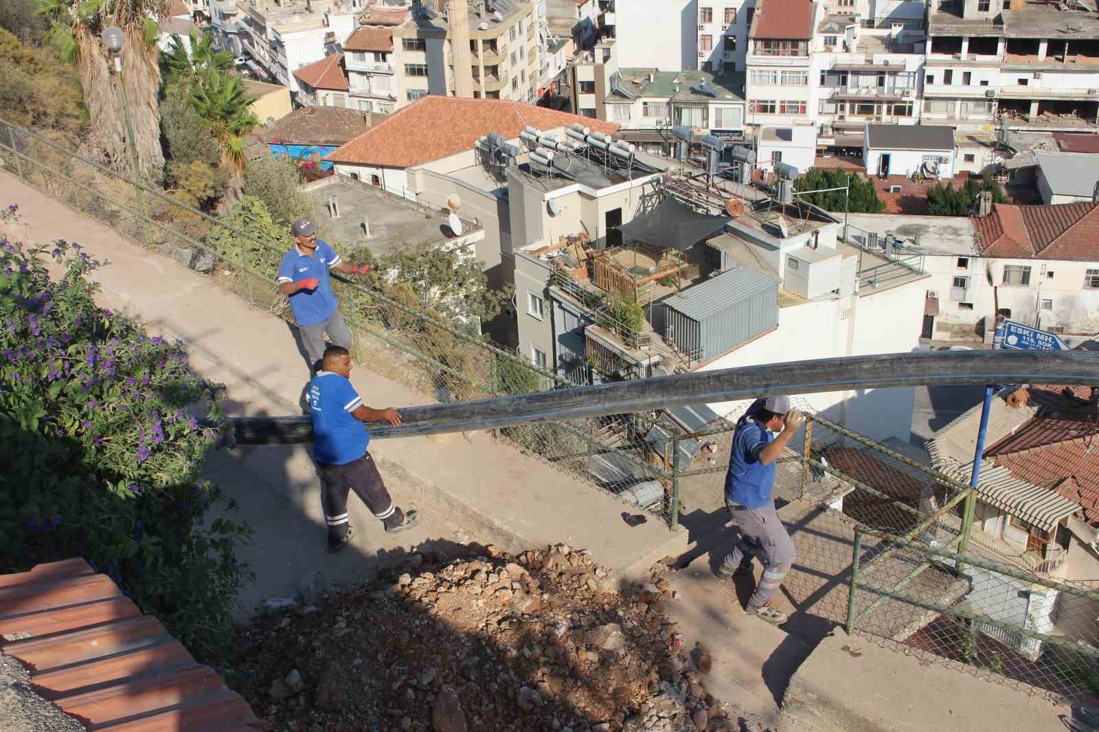 Finike Eski Mahallesi’nin kanalizasyon sorunu çözülüyor
