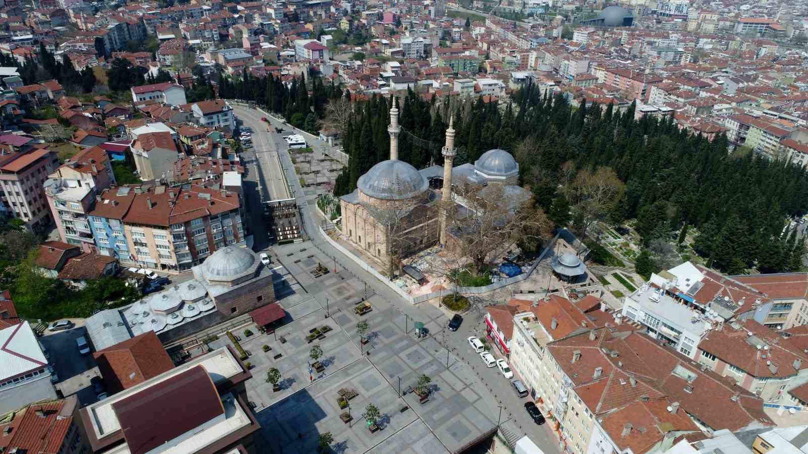 Tarihi cami ve türbelerden güvenlikçilerin çekilmesine AK Parti İl Başkanı Gürkan’dan tepki
