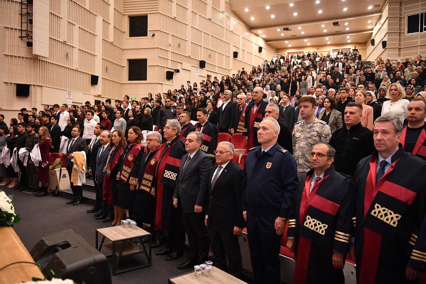 Doktor adayları beyaz önlüklerini giydi
