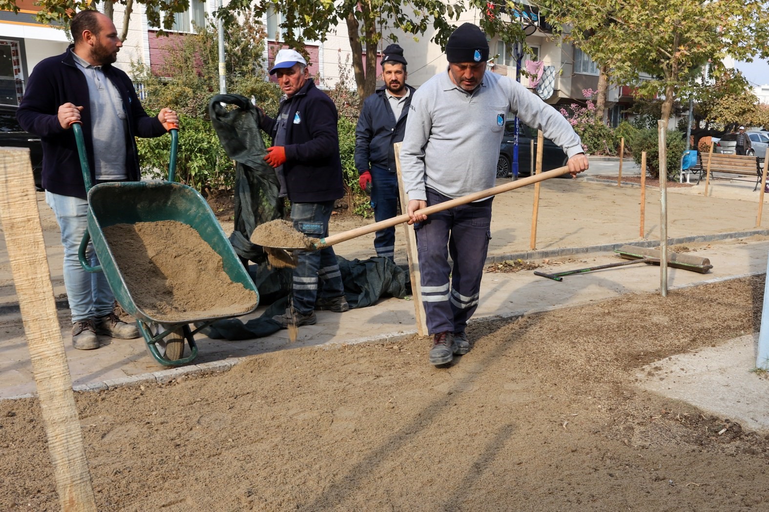 Muradiye parkları yeşillendiriliyor
