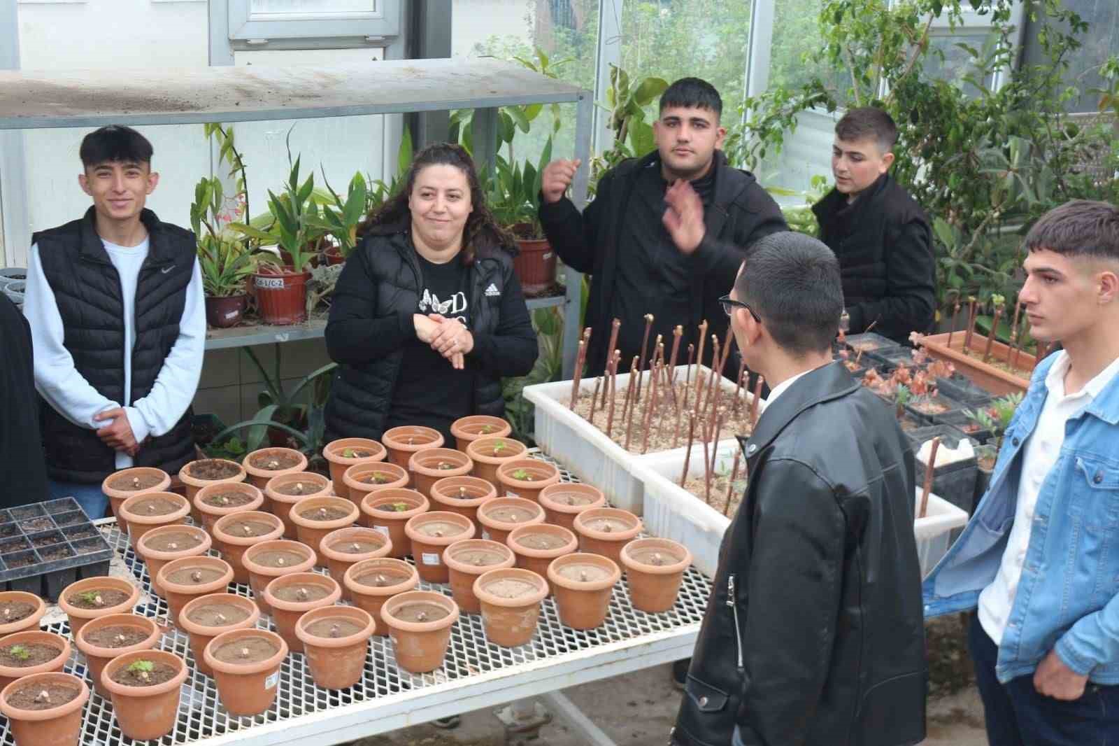 Bitkisel üretim uygulama ve araştırma merkezi, sürdürülebilir bir gelecek için çalışıyor
