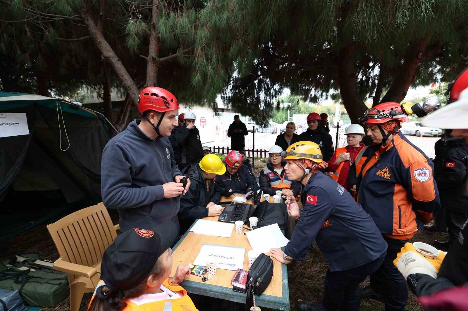 Bakırköy’de ’Afete Hazırlık Günü’nde tatbikat gerçekleştirildi
