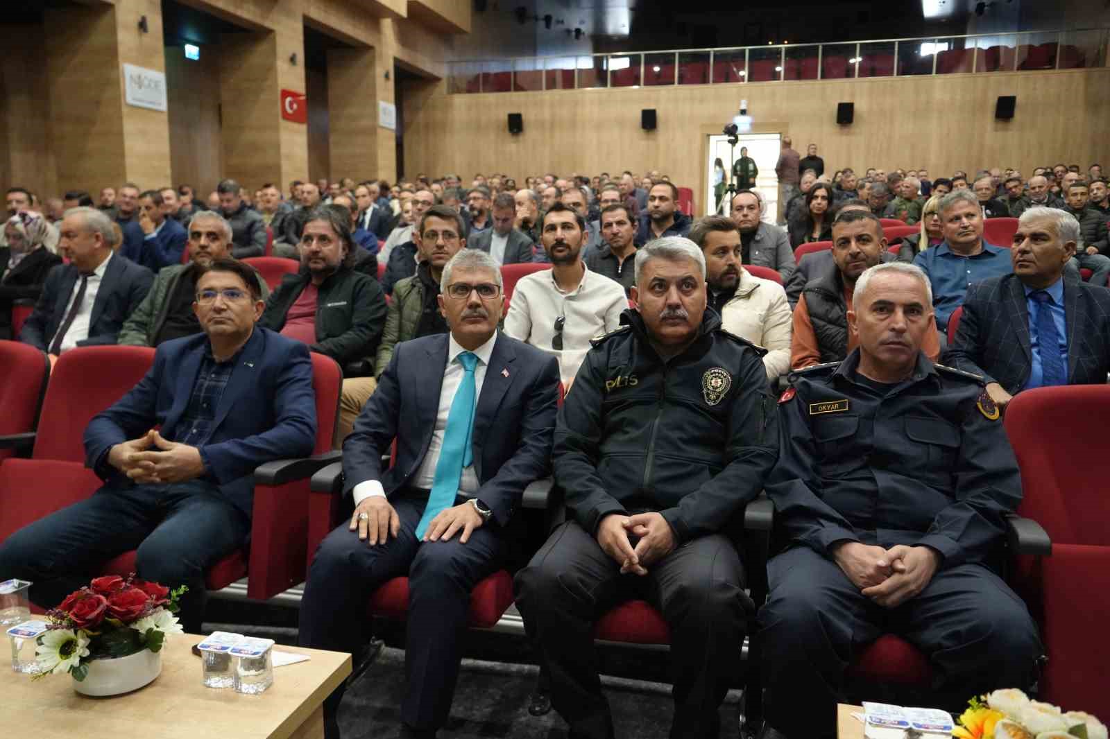 Eğitimciler uyuşturucu ile mücadele konusunda bilgilendirildi
