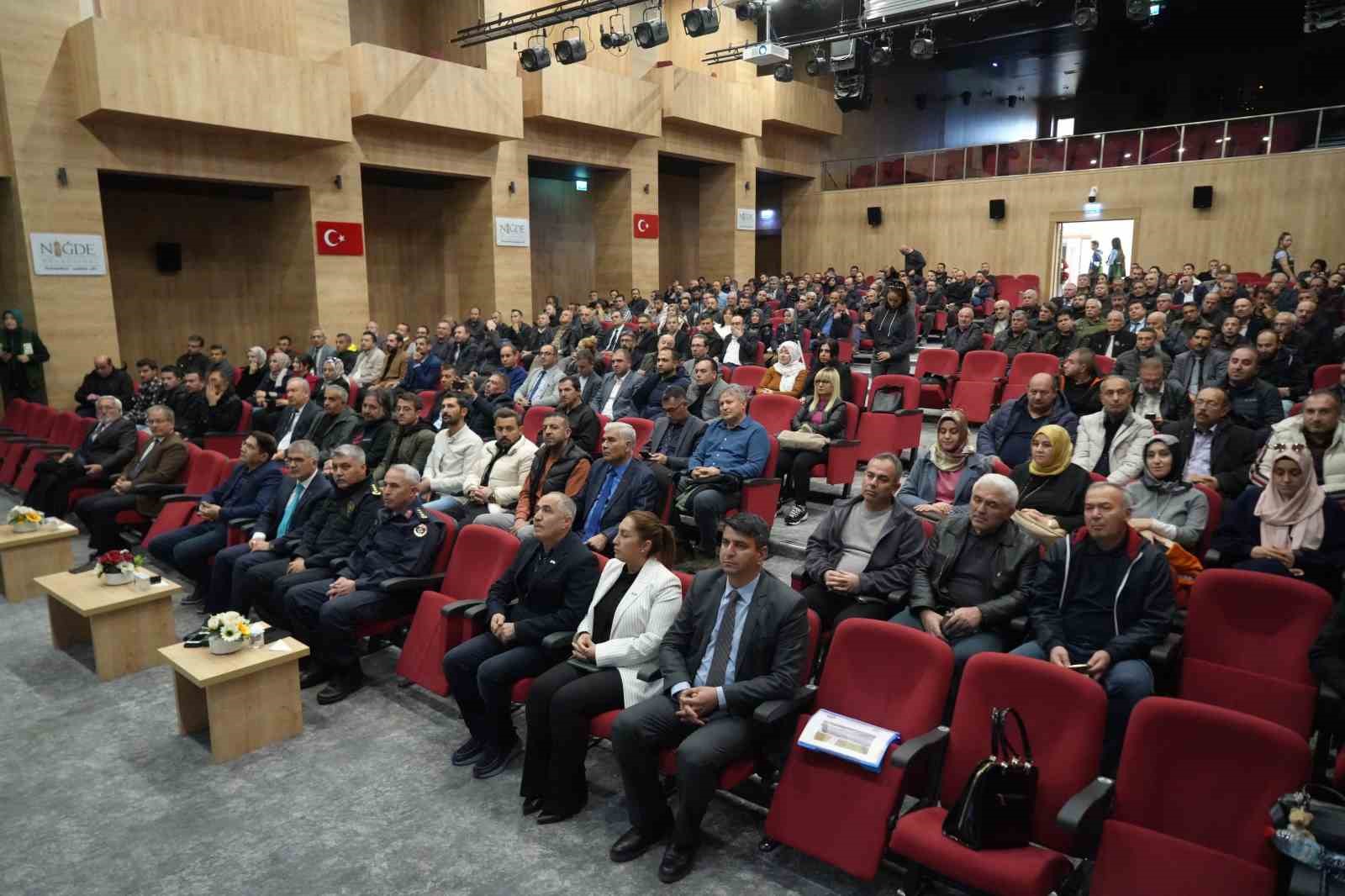 Eğitimciler uyuşturucu ile mücadele konusunda bilgilendirildi
