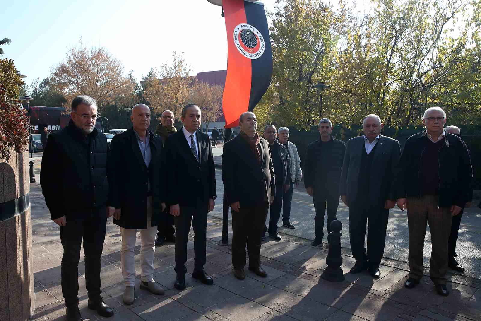 ’Rüzgarın Oğlu’ lakaplı Zeynel Soyuer son yolculuğuna uğurlandı
