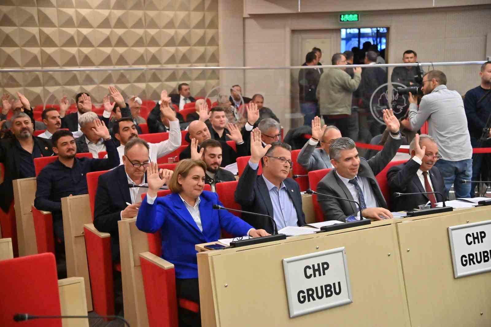 Bahçeli’nin ismi kaldırıldı, MHP ve AK Parti grubu meclisi terk etti
