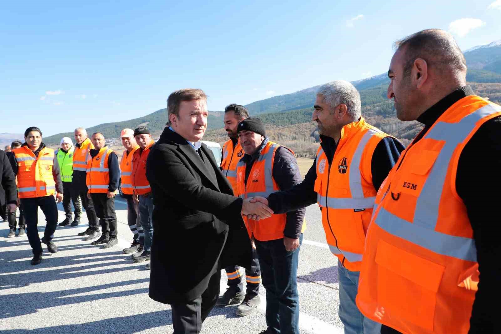 Vali Aydoğdu, yol çalışmalarını inceledi
