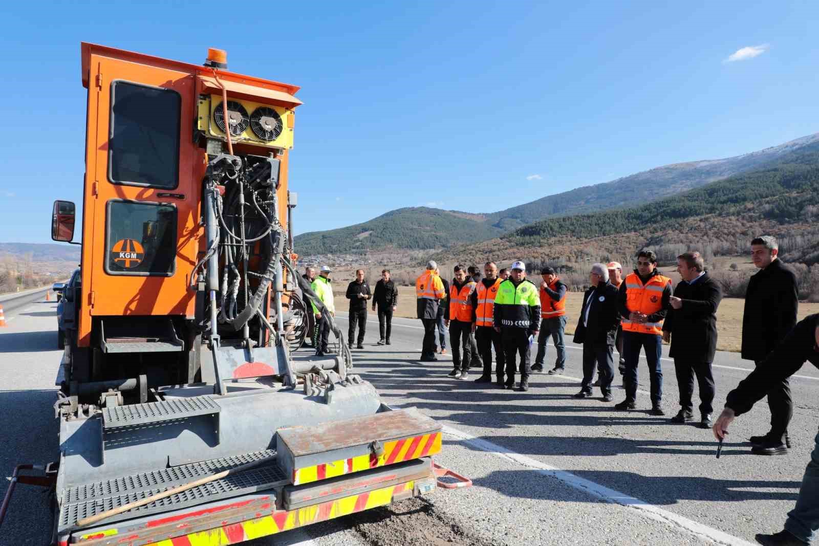 Vali Aydoğdu, yol çalışmalarını inceledi
