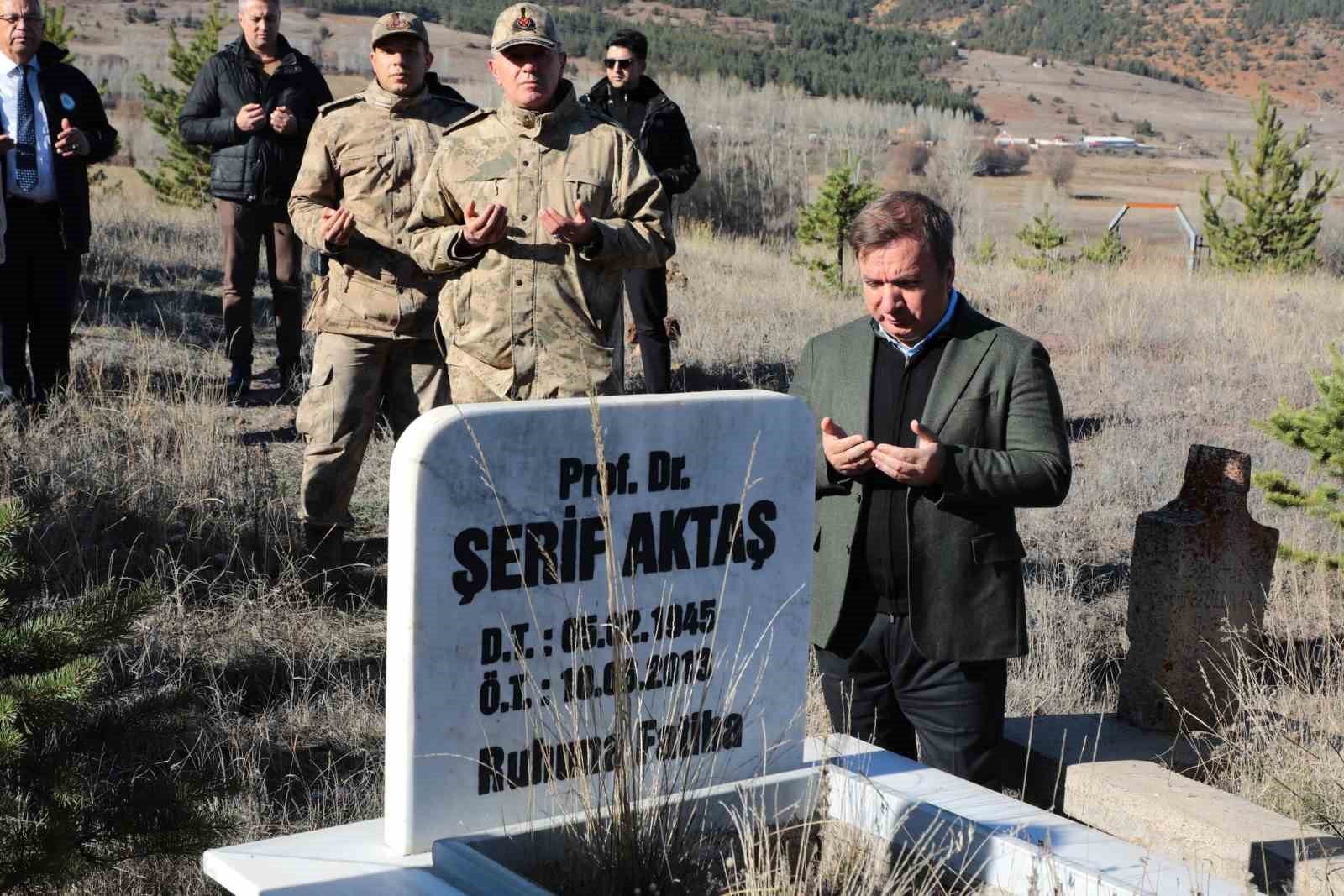 Vali Aydoğdu, ilçe ve köy gezilerini sürdürüyor
