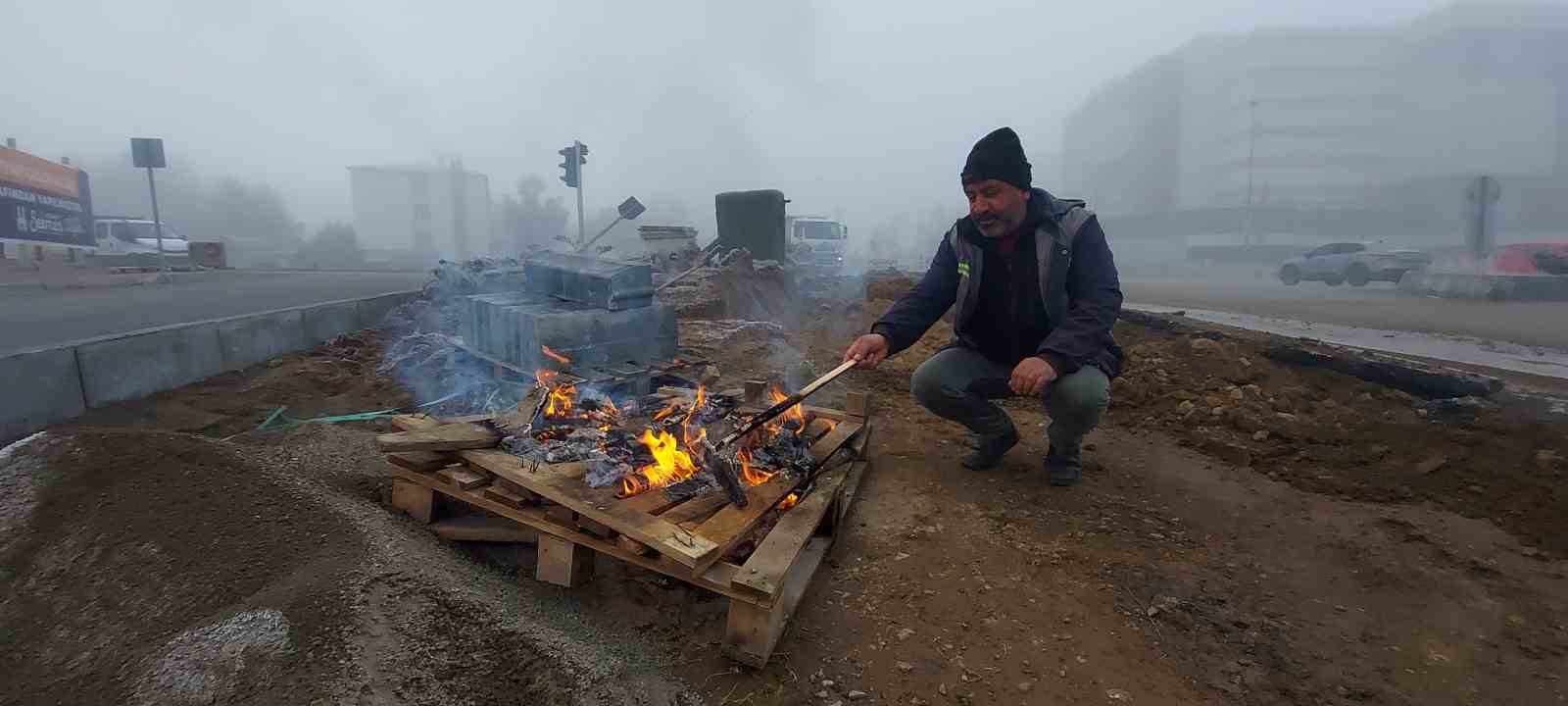 Erzurum buz kesti, sis şehri örttü
