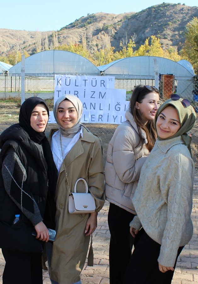 Bilecik’te bu haftaki doğa yürüyüşü ‘Atamıza Saygı’ sloganıyla gerçekleşti
