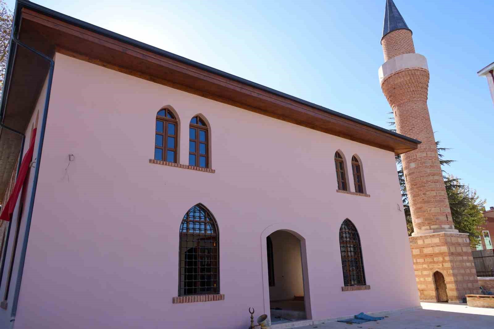 1665 yılında Kara Mustafa Paşa tarafından yaptırılan cami ibadete açılıyor
