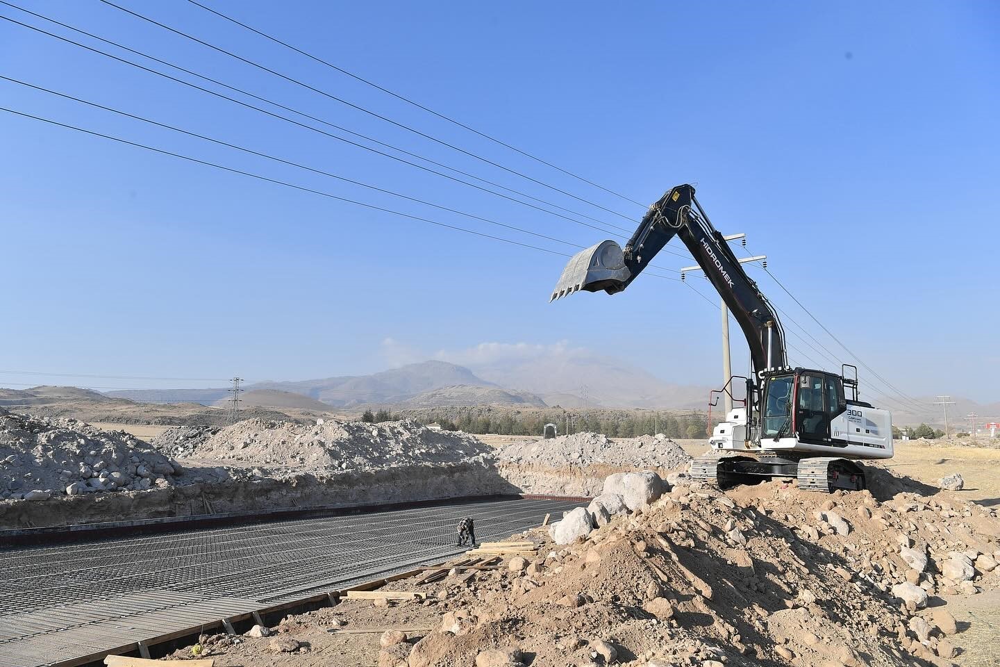 Başkan Büyükkılıç, Develi’nin giriş kapısı olacak yeni terminal inşaatını inceledi
