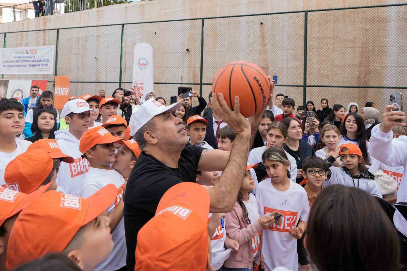 BİDEV, 10. basketbol sahasını Adıyaman’da açtı
