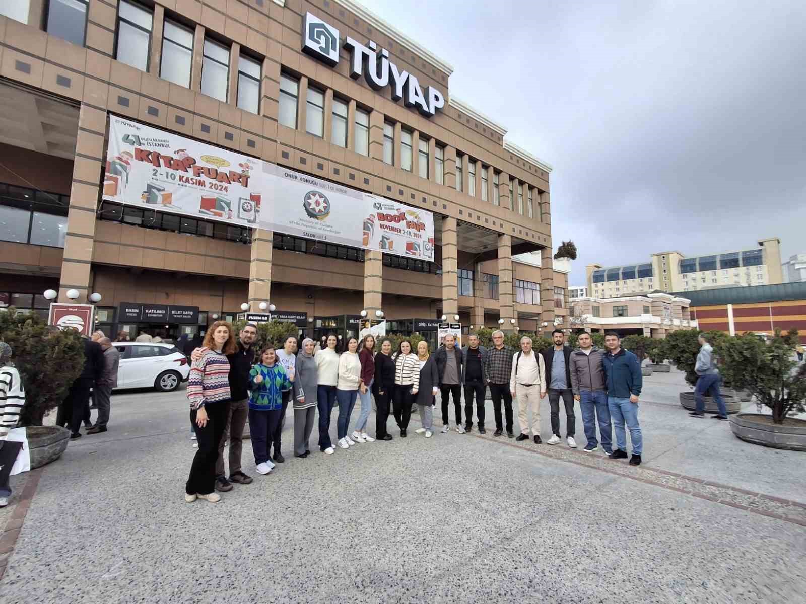 Öğretmenler yazarlar ve yayıncılarla kitap fuarında buluştu
