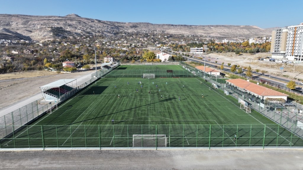 Başkan Çolakbayrakdar, “Sporcularımızla gurur duyuyorum”
