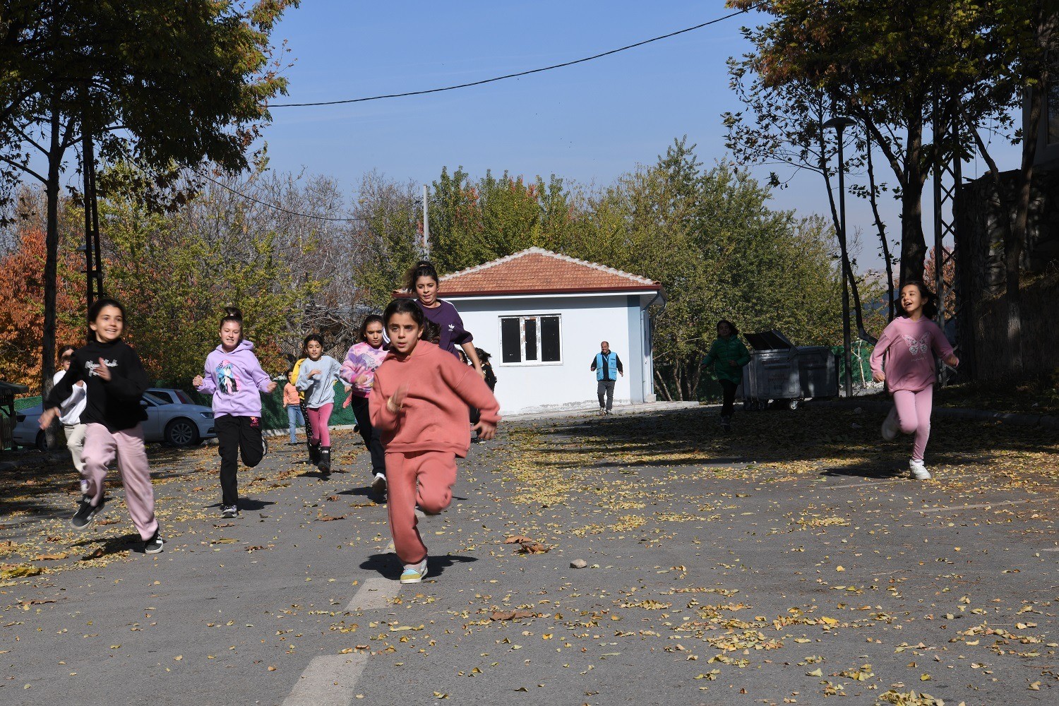 Yeşilyurt Belediyesi çocukları pikniğe götürdü
