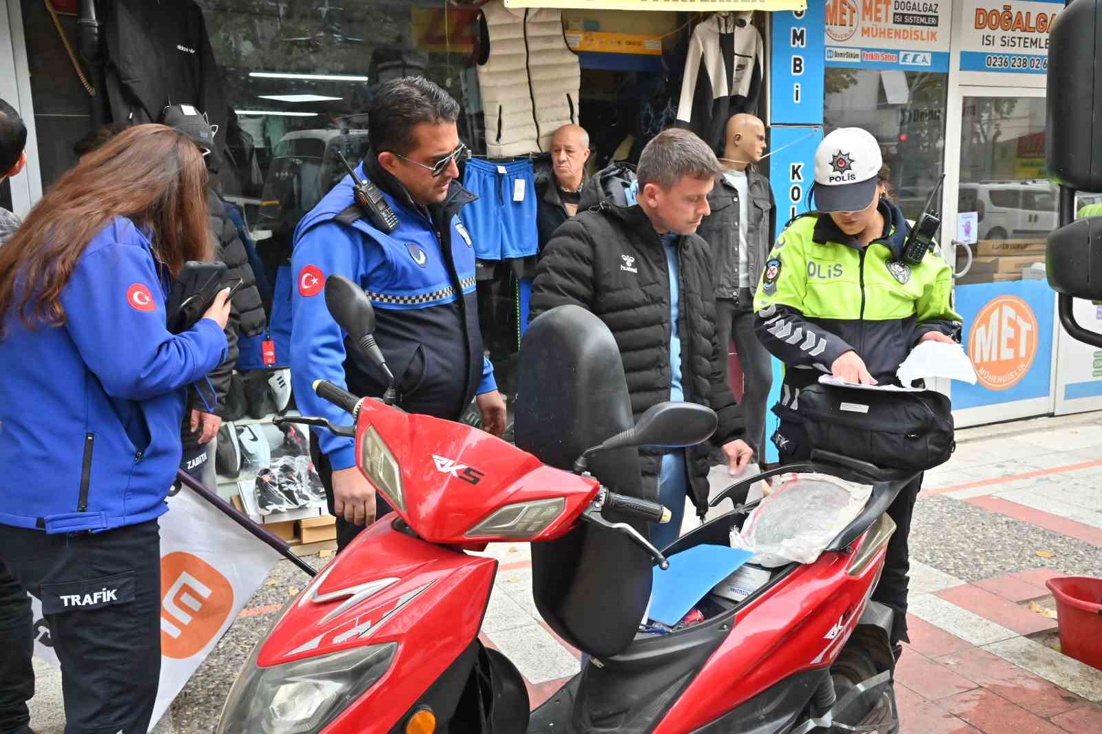 Manisa’da kaldırım işgaline karşı sıkı denetim
