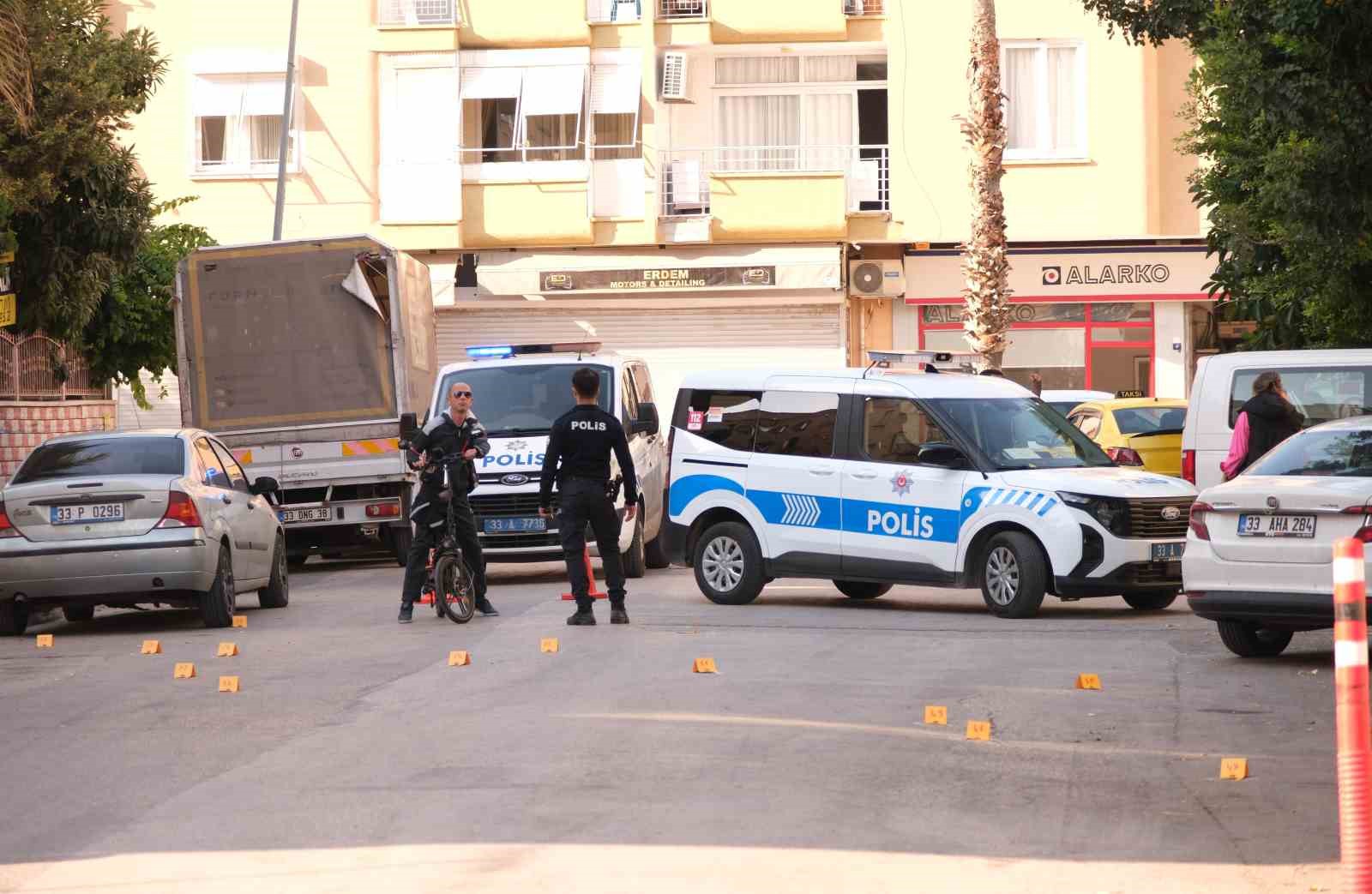 Mersin’de silahlı kavga: 3 yaralı
