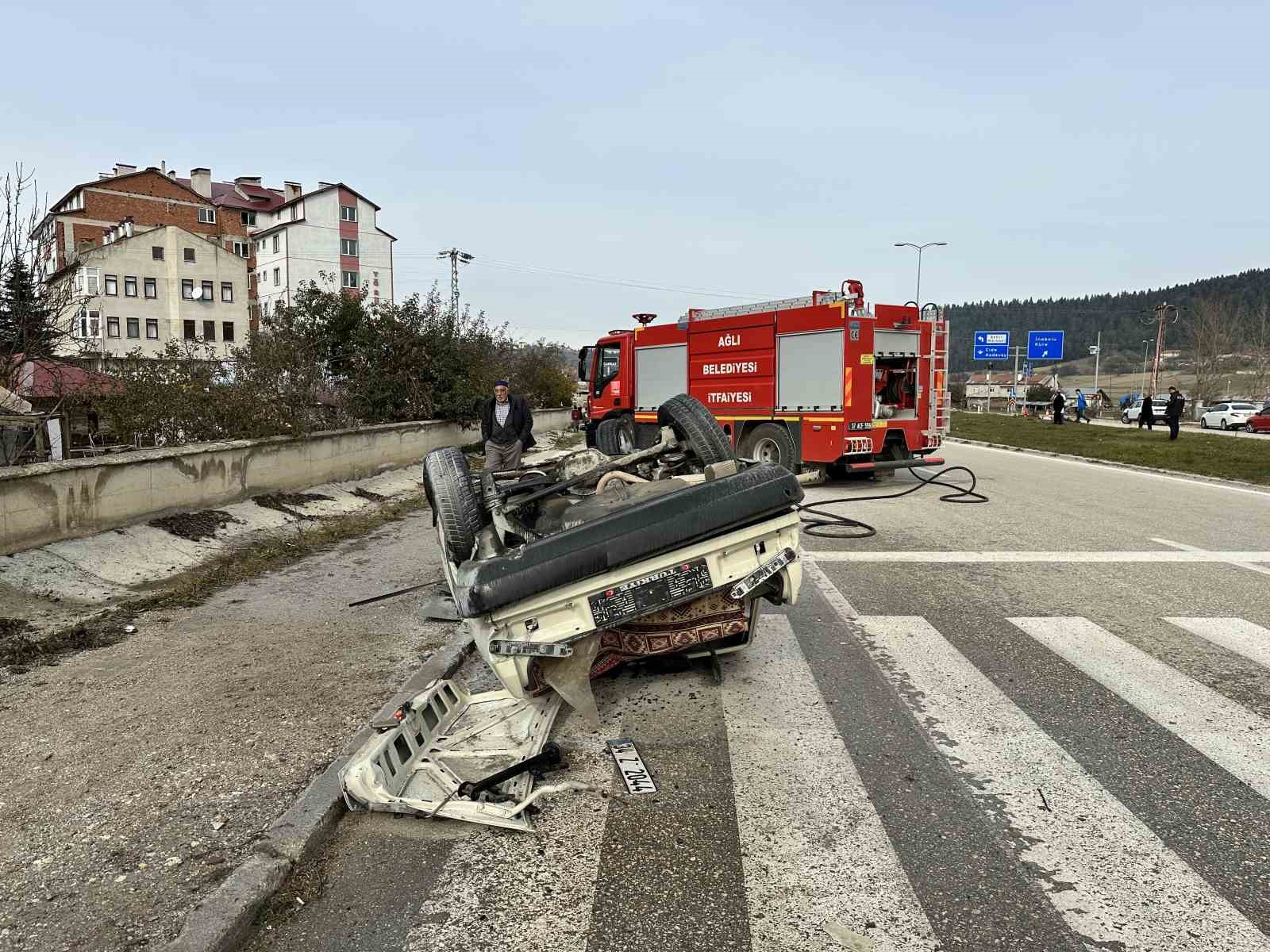 Kastamonu’da Fiat-Tofaş araç takla attı: 2 yaralı
