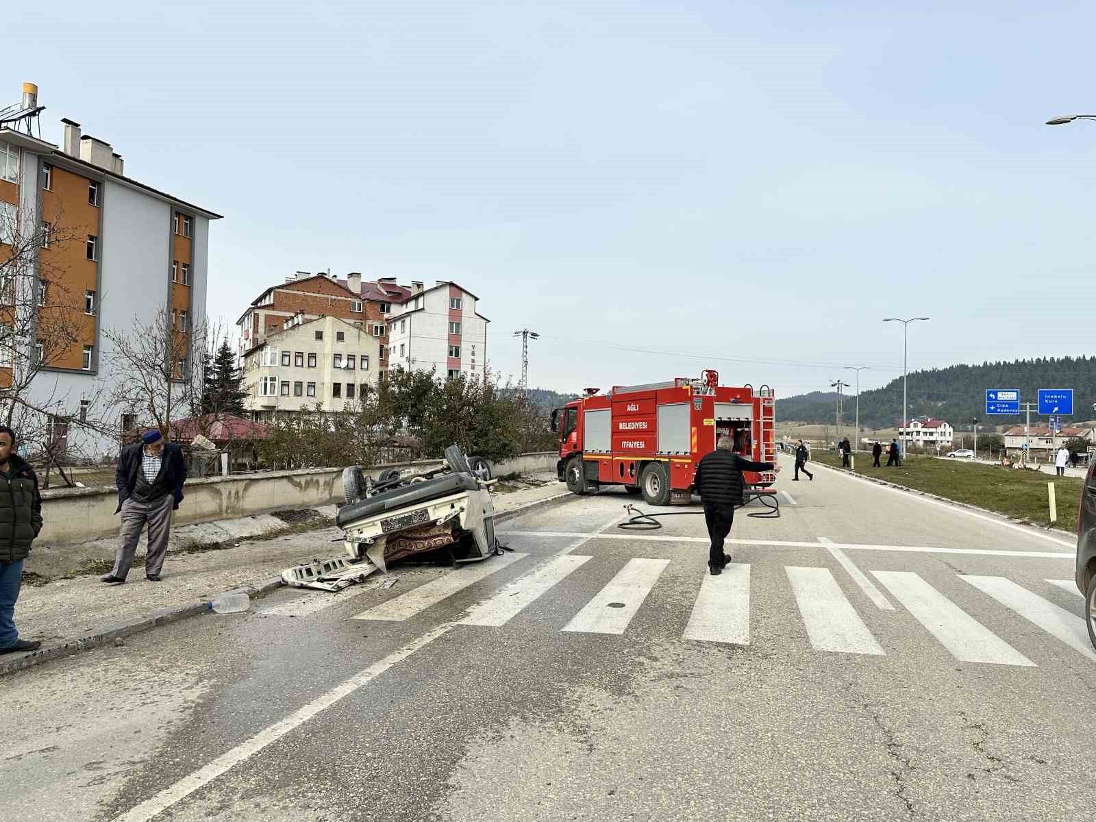 Kastamonu’da Fiat-Tofaş araç takla attı: 2 yaralı
