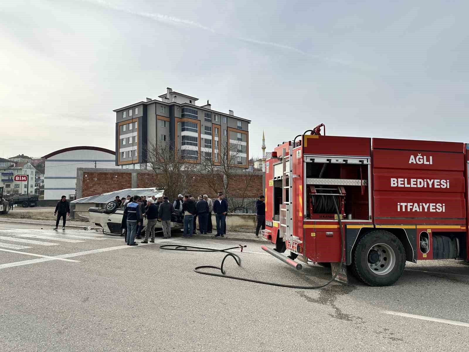 Kastamonu’da Fiat-Tofaş araç takla attı: 2 yaralı
