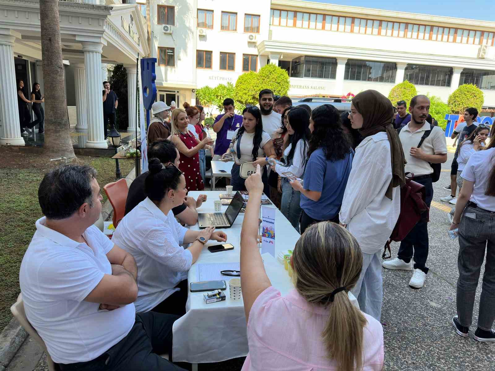 Mersin Büyükşehir Belediyesinden üniversitelilere tam destek
