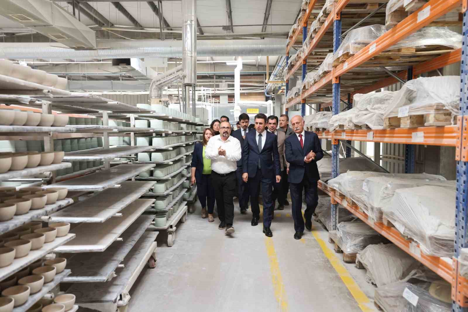 Bilecik ekonomik büyümesinde porselen fabrikaları büyük rol oynuyor
