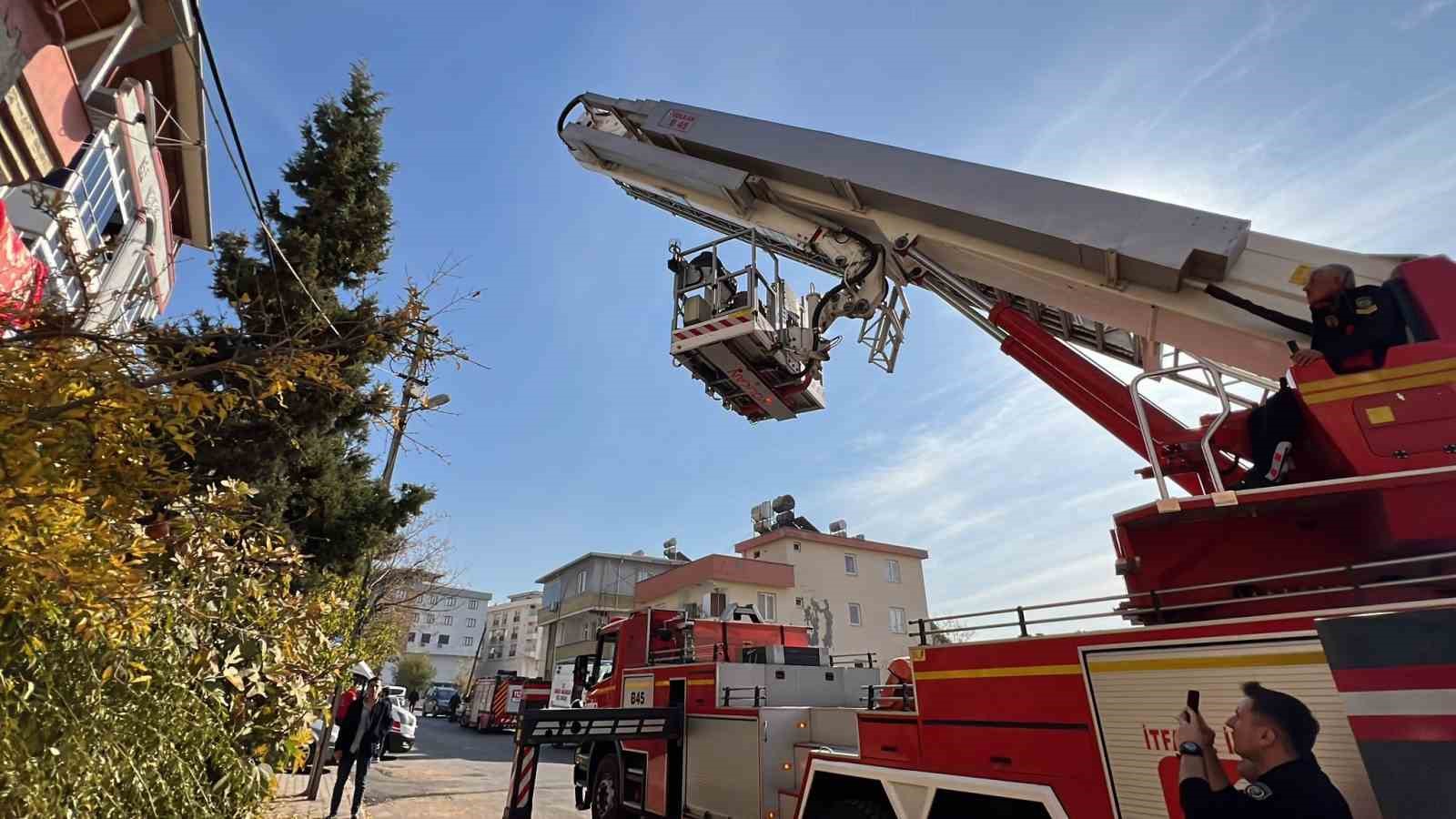 Kahramanmaraş’ta rehin alınan aileyi özel harekat polisi kurtardı
