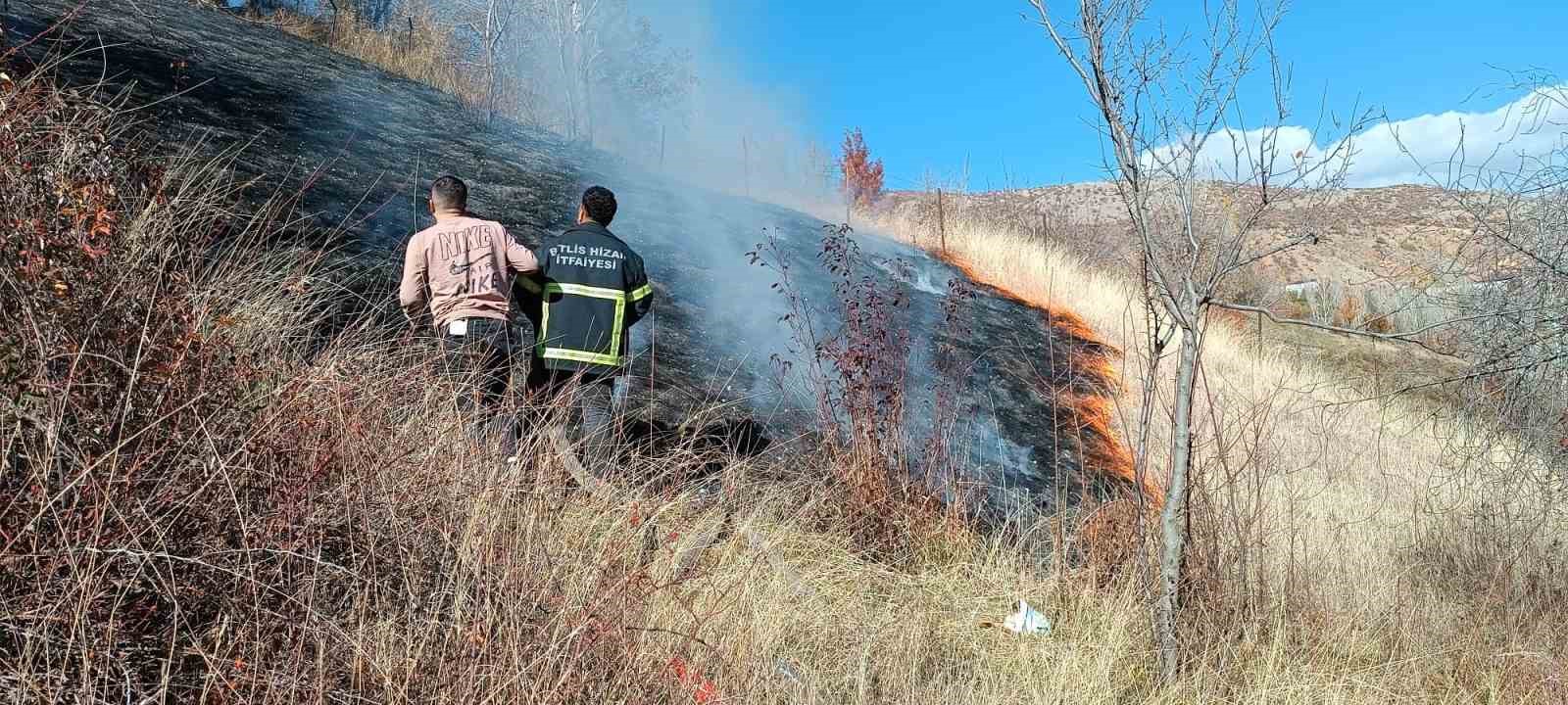 Hizan’da kuru ot yangını büyümeden söndürüldü
