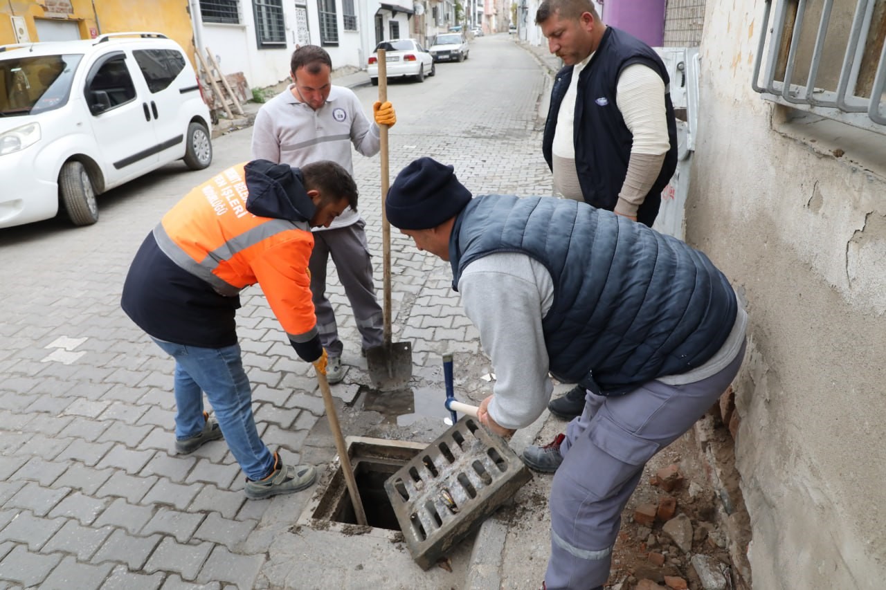 Edremit Belediyesi yağışlara karşı önlem alıyor
