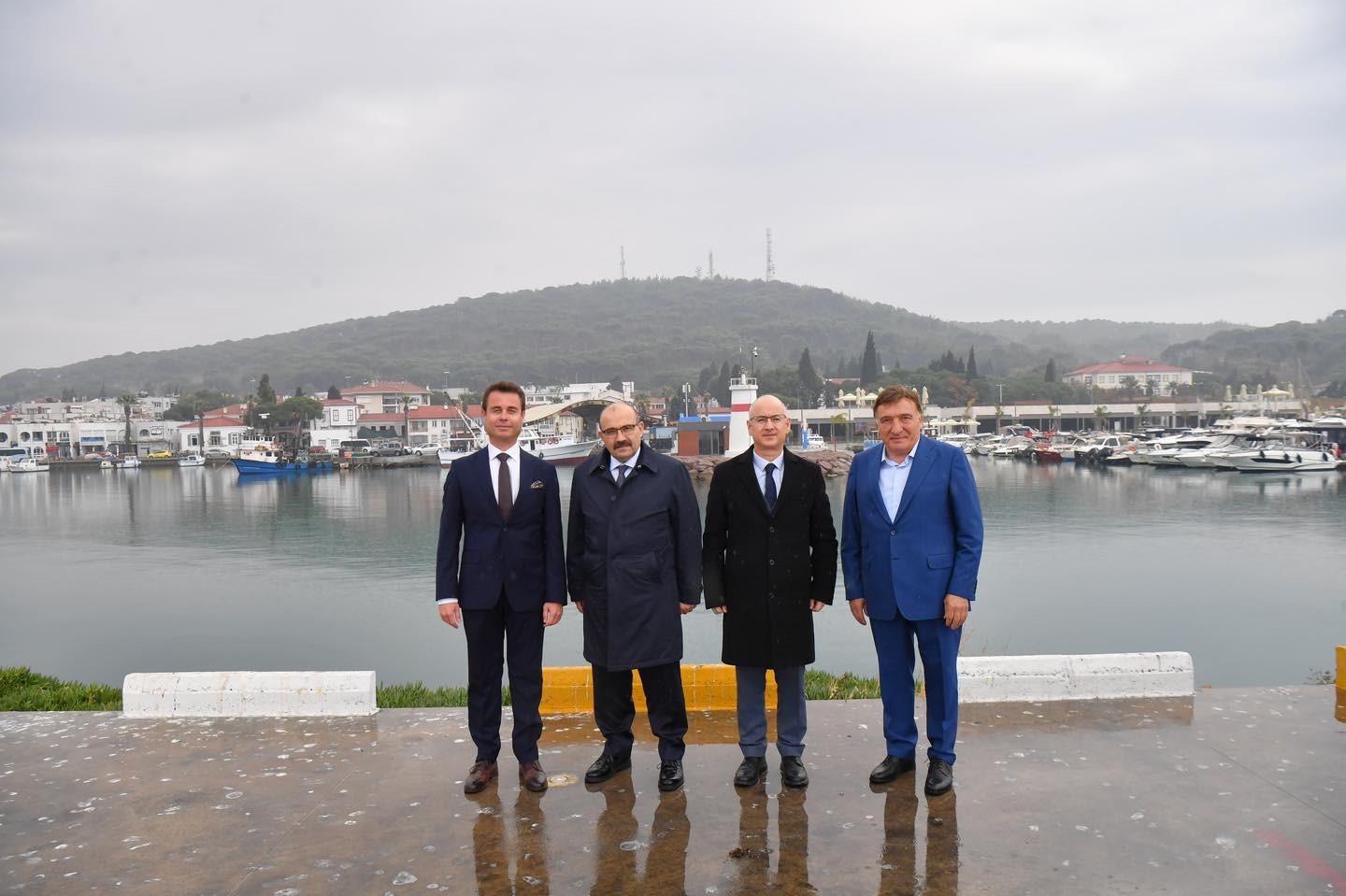 Balıkesir Valisi Ustaoğlu bir dizi ziyaret ve incelemeler için Ayvalık’a geldi
