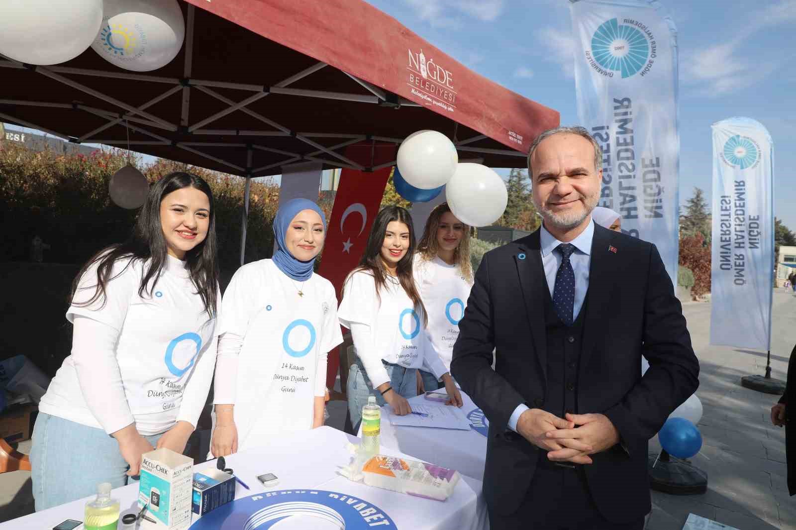 Geleceğin hemşirelerinden diyabete dikkat çeken etkinlik
