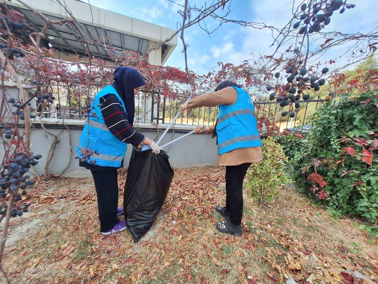 Öğrenciler kaldıkları yeri güzelleştiriyor
