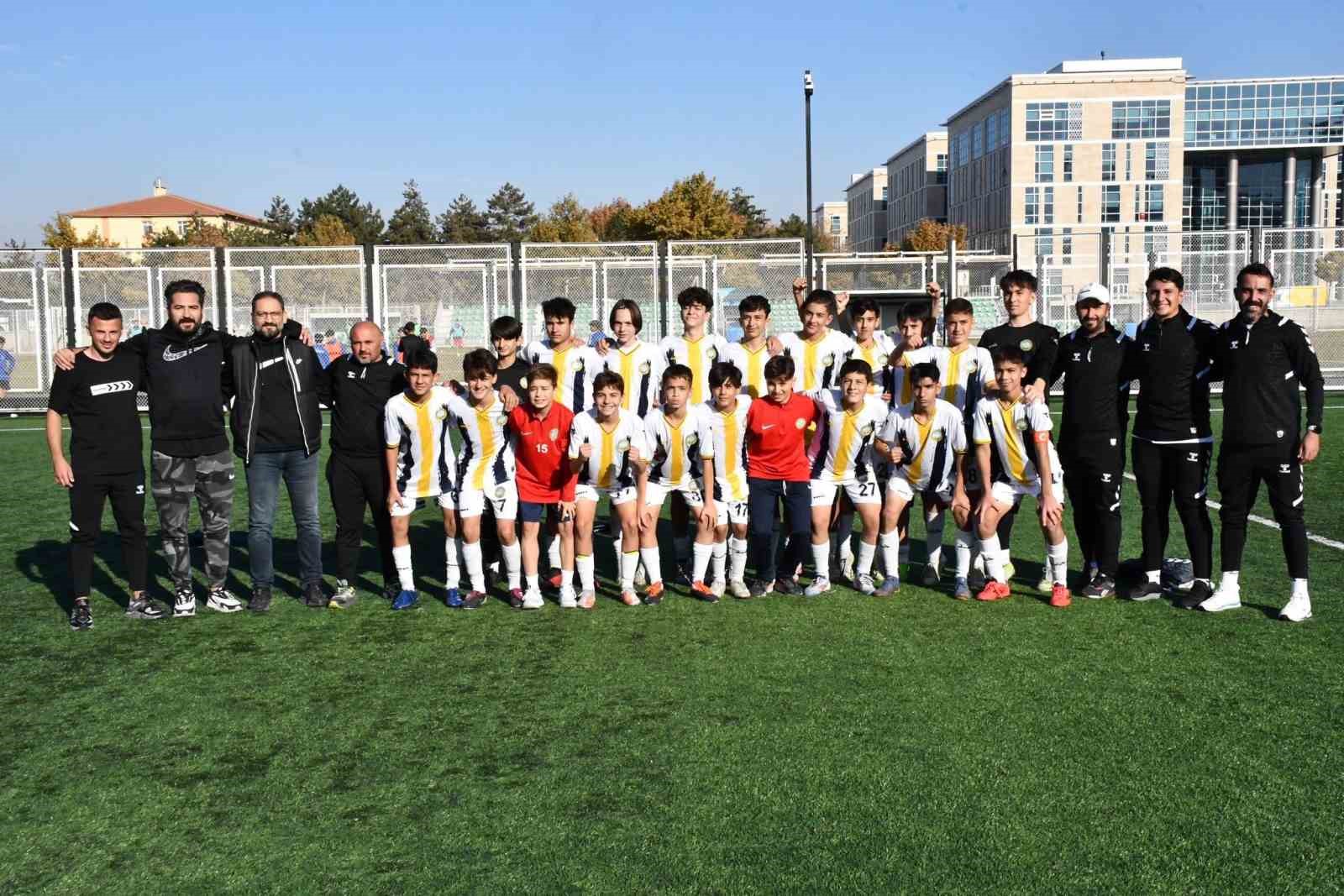 Kayseri U14 Ligi’nde şampiyonlar belli oldu
