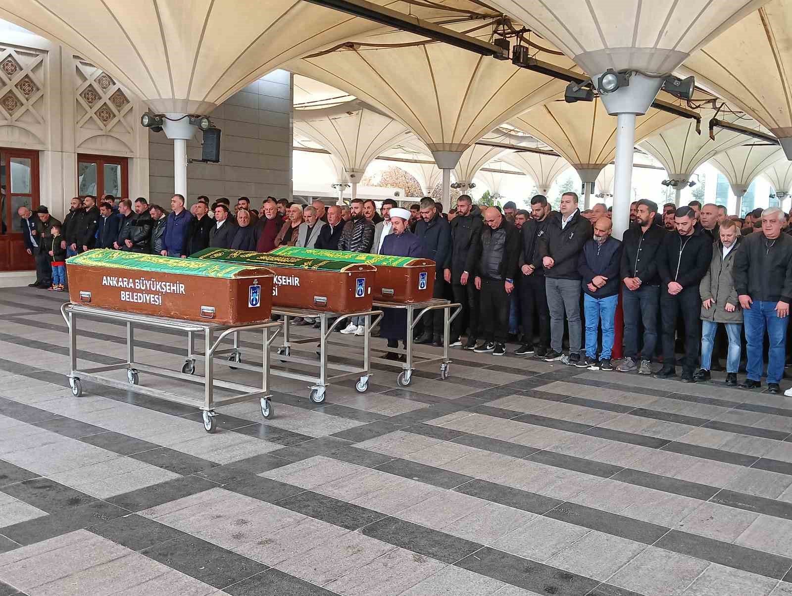 İntihar eden polis ile öldürdüğü eşi çocuklarının isteği üzerine aynı yere defnedildi
