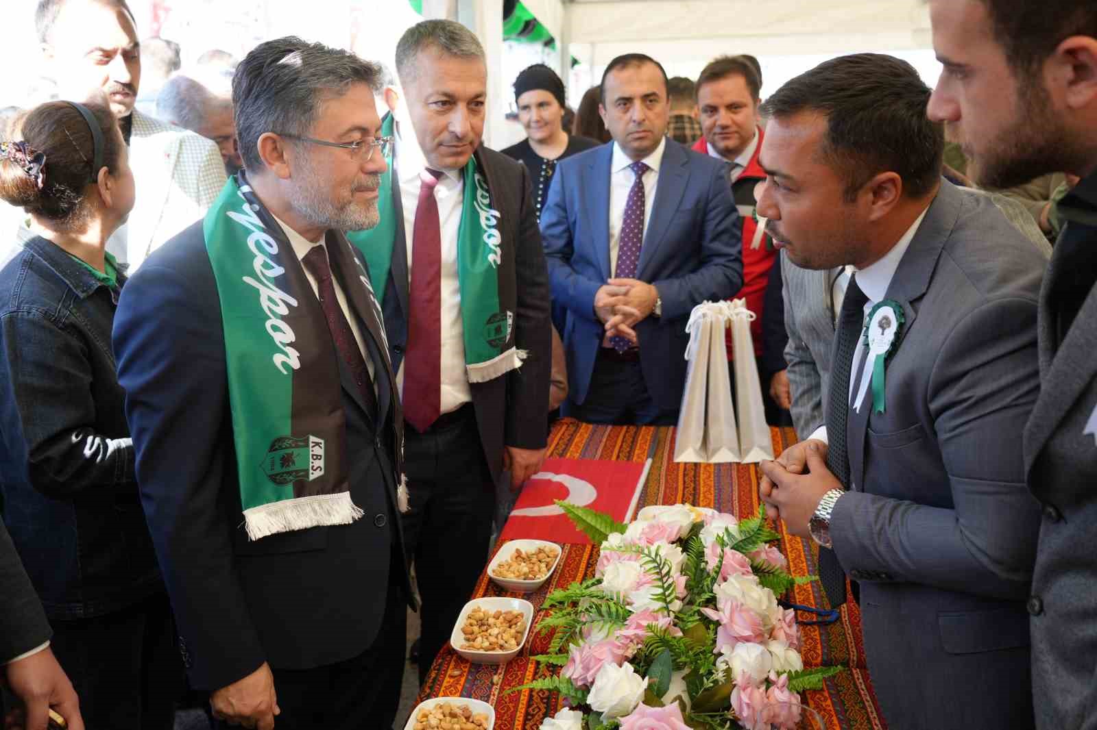 Bakan Yumaklı, Kilis’te zeytin festivaline katıldı
