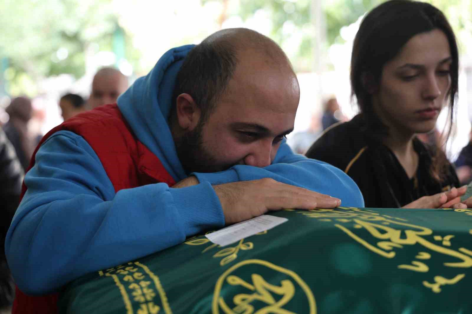 İlaçlama kurbanı Altay Toprak bebeğe acı veda: “Oğlumu öldürdüler”
