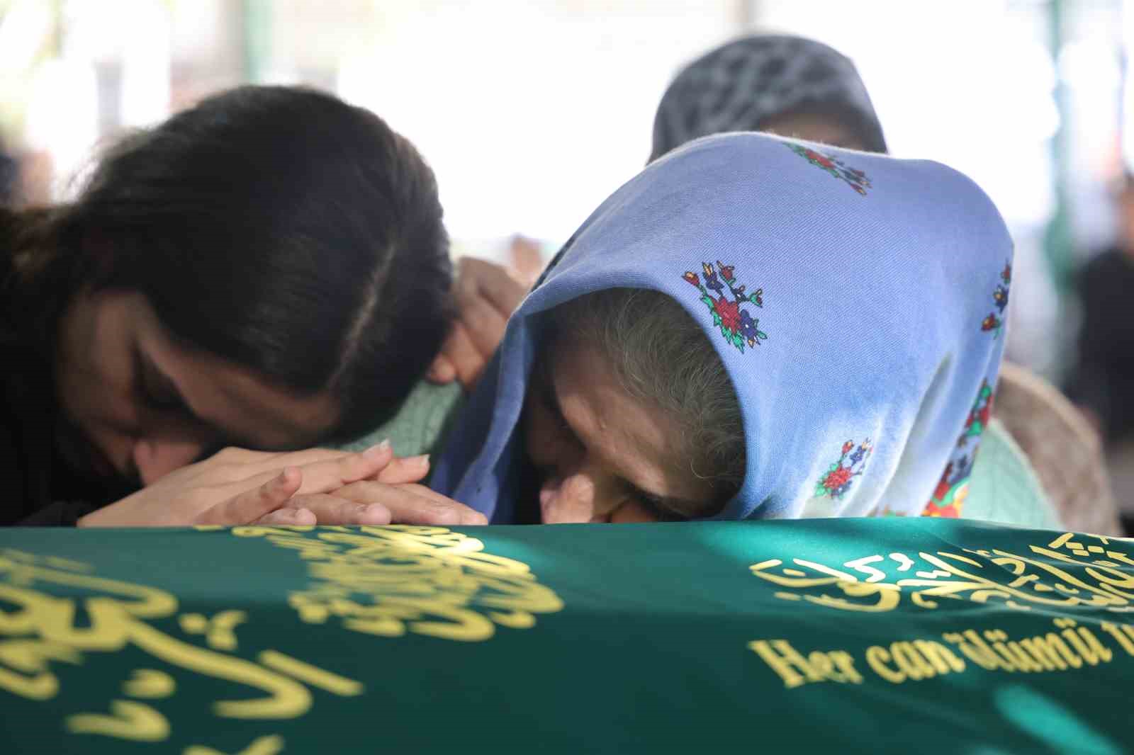 İlaçlama kurbanı Altay Toprak bebeğe acı veda: “Oğlumu öldürdüler”
