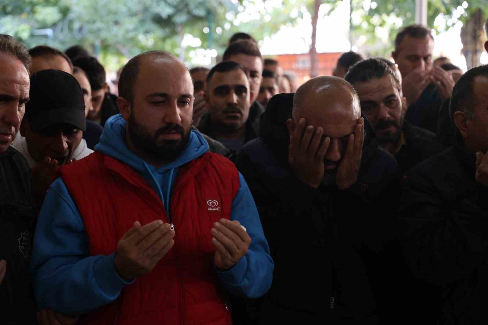 İlaçlama kurbanı Altay Toprak bebeğe acı veda: “Oğlumu öldürdüler”
