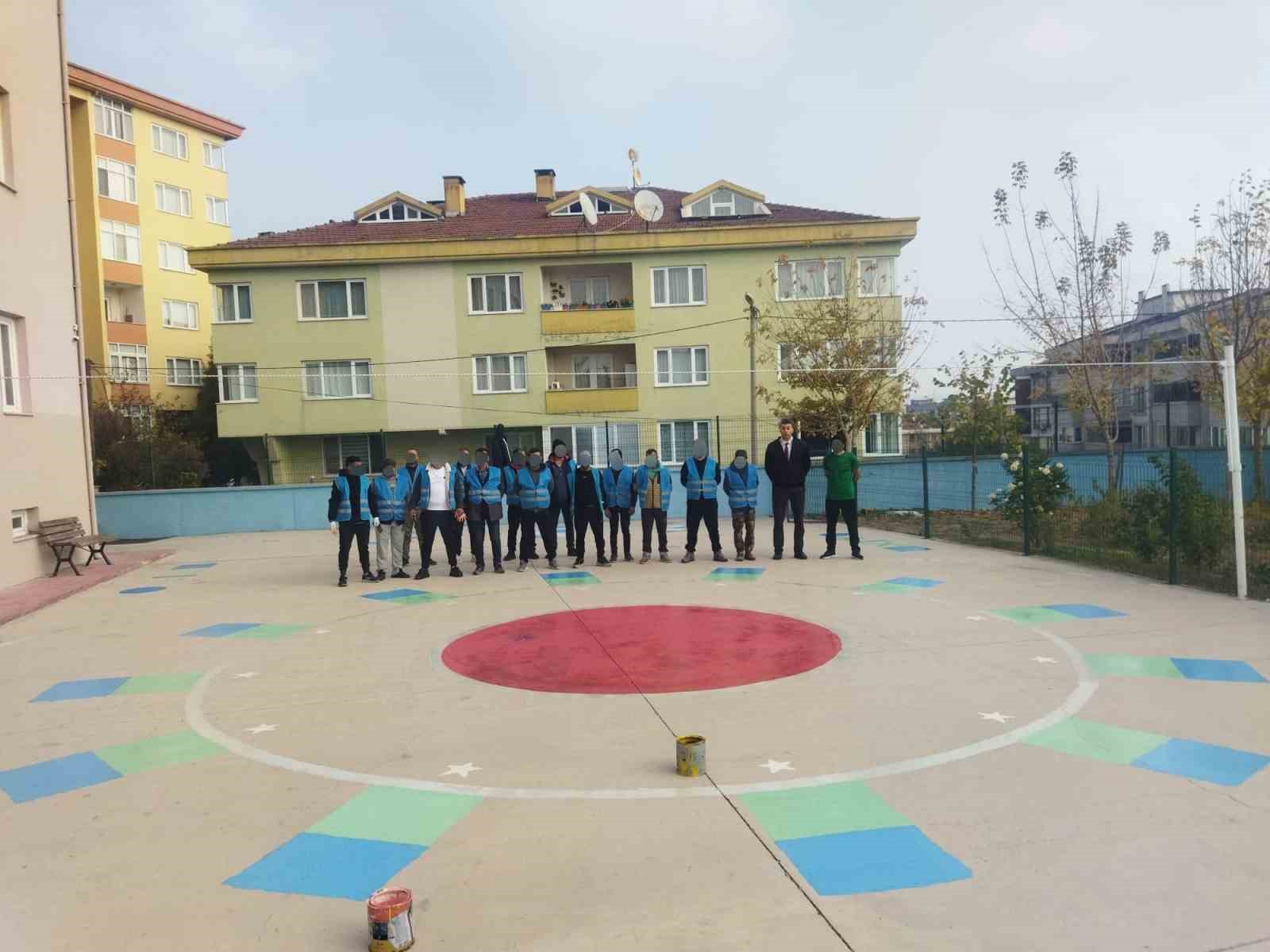 Bandırma Denetimli Serbestlik yükümlülerinden kamu binalarına hizmet
