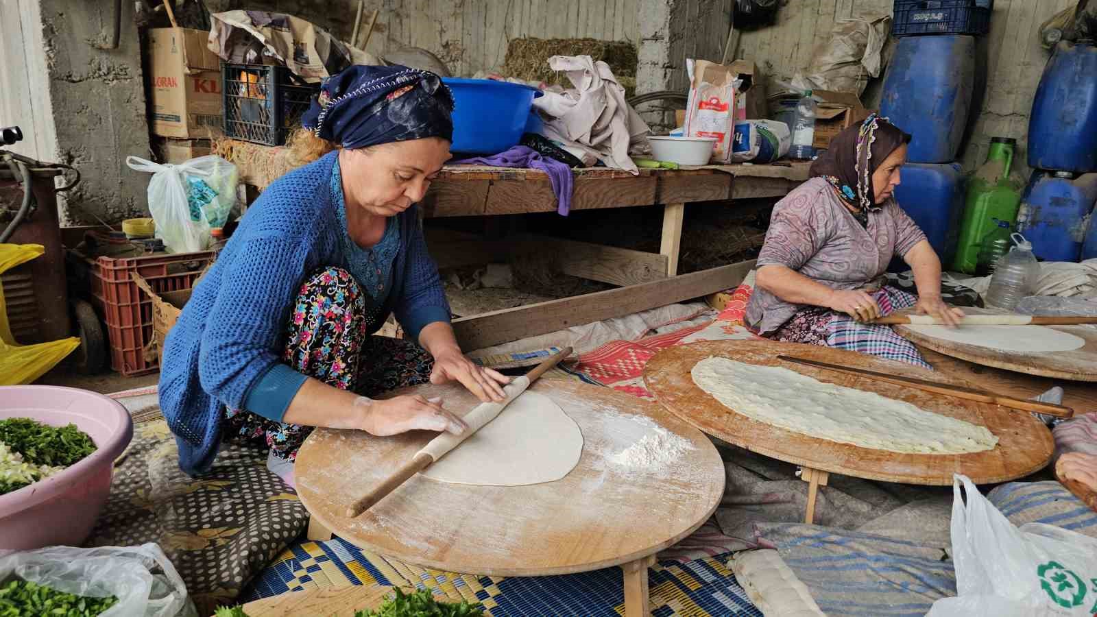 Nazilli’de kadınlardan yağmur için gözleme hayrı
