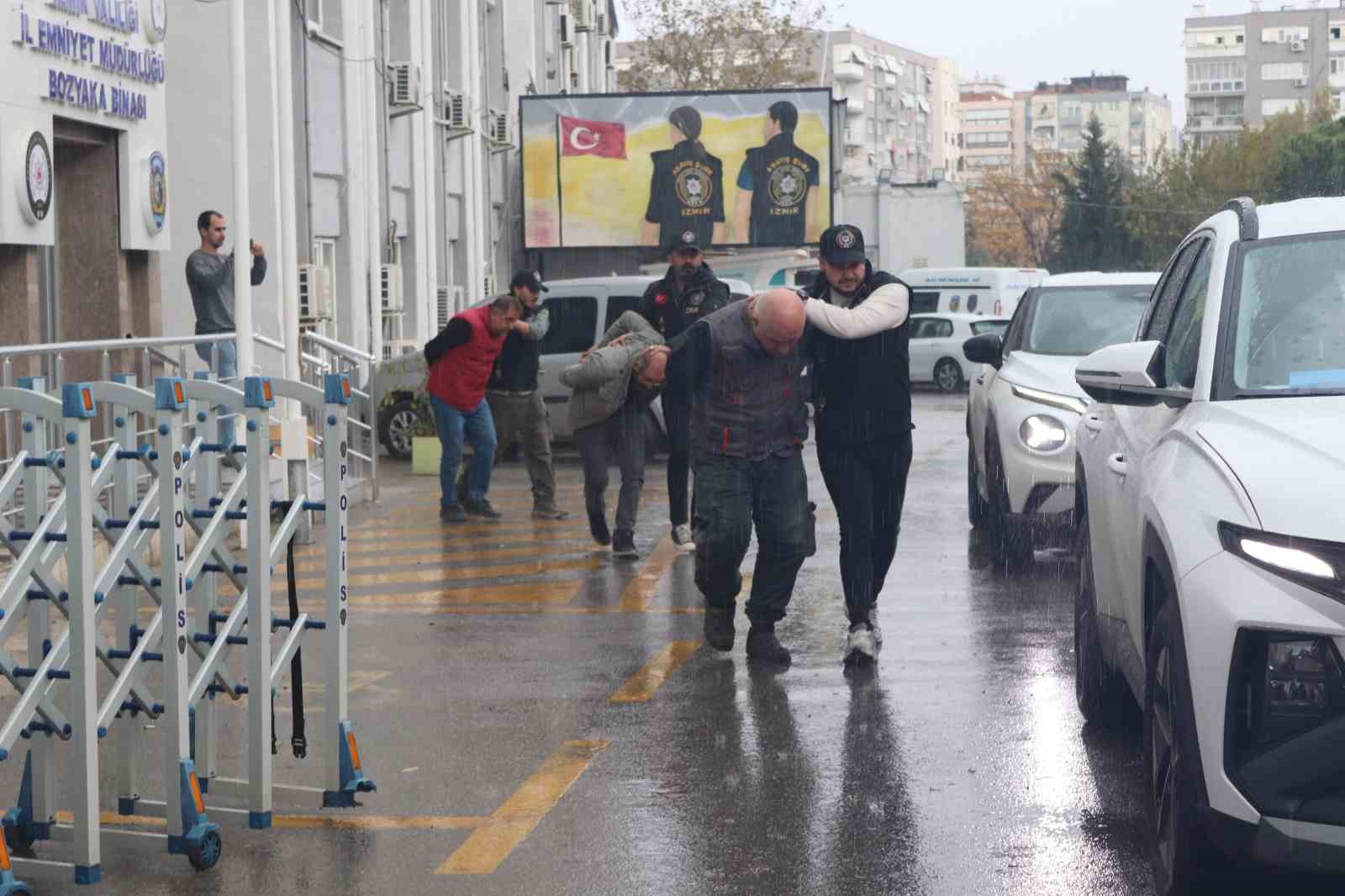 İzmir’de 1 bebeğin öldüğü zehirlenme olayıyla ilgili 3 şüpheli adliyede
